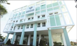 cuu song kip thoi san phu bi mat mau nang