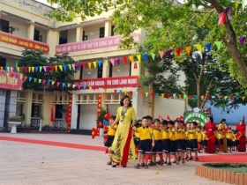 vinh phuc truong tieu hoc lien bao tung bung don chao nam hoc moi