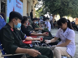 hon 110000 luot nguoi tham gia hien mau tinh nguyen tai khanh hoa
