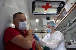 thu do moskva cua nga bat dau tien vaccine hang loat