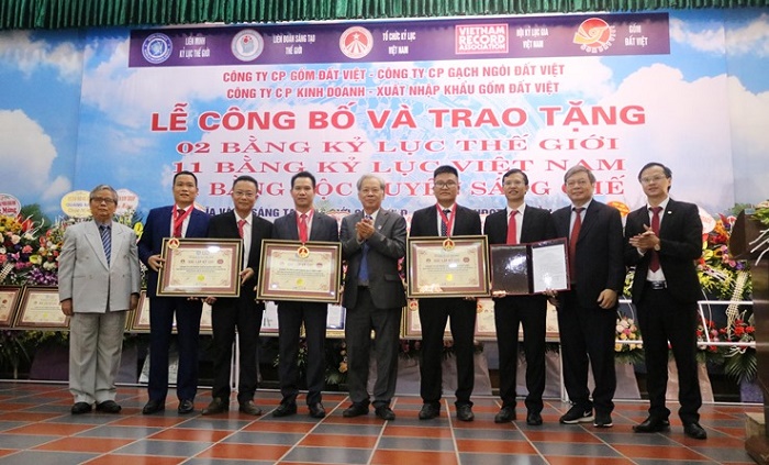 Gốm Đất Việt lập cú đúp Kỷ lục Thế giới