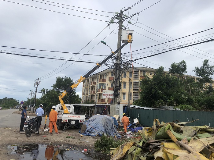 Miền Trung khẩn trương khắc phục sự cố lưới điện