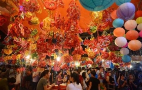 ha noi cam phuong tien tren 5 tuyen pho phuc vu trung thu pho co
