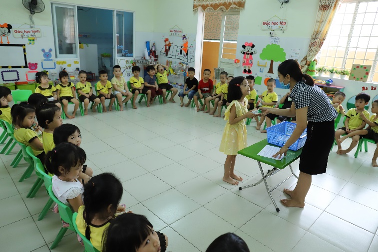 Quan t&acirc;m đến dinh dưỡng cho học sinh trong m&ugrave;a dịch, nhiều tỉnh triển khai sữa học đường