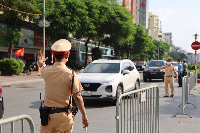 H&agrave; Nội lập 30 chốt cứng ở c&aacute;c điểm cầu, kiểm so&aacute;t chặt 21 lối ra v&agrave;o 'v&ugrave;ng đỏ'
