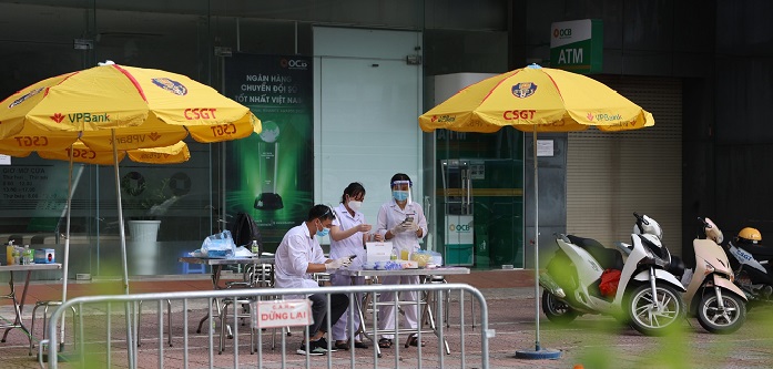 H&agrave; Nội lập 30 chốt cứng ở c&aacute;c điểm cầu, kiểm so&aacute;t chặt 21 lối ra v&agrave;o 'v&ugrave;ng đỏ'