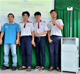 soc trang nhieu hoc sinh sang tao thiet bi giup nguoi dan chong dich