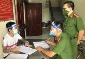 nghe an tam giu mot so doi tuong mua giay to gia de lua dao chiem doat tai san