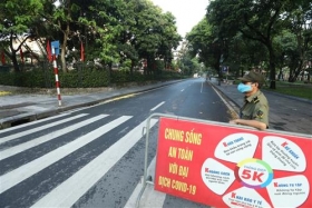 ha noi se noi long tung buoc cho phep cac cong trinh xay dung hoat dong tro lai