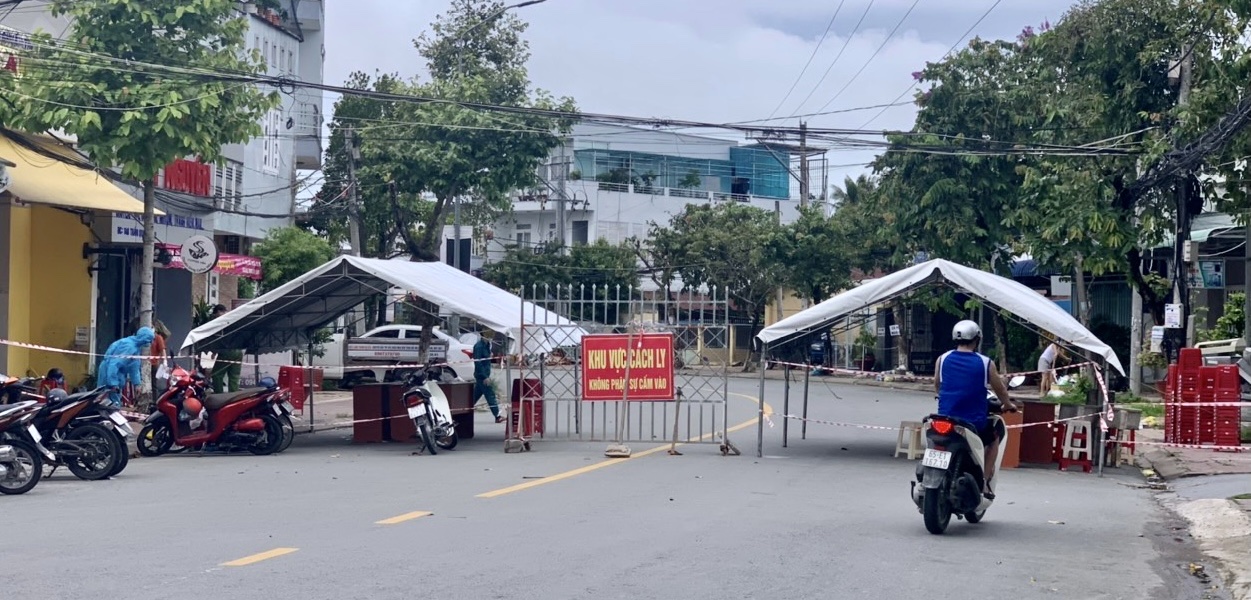 “Đã có đủ cơ sở khoa học và kinh nghiệm phòng chống dịch Covid-19, nên chấm dứt phong tỏa”