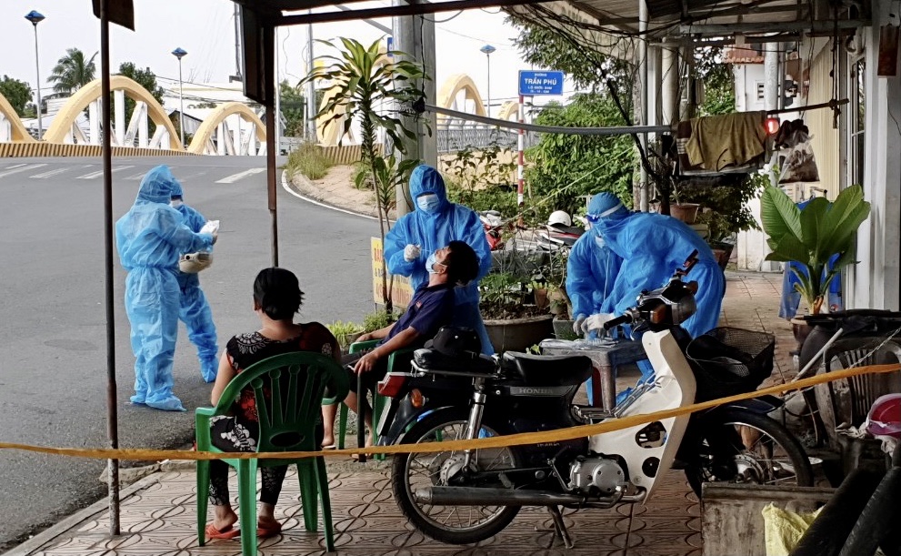 “Đã có đủ cơ sở khoa học và kinh nghiệm phòng chống dịch Covid-19, nên chấm dứt phong tỏa”