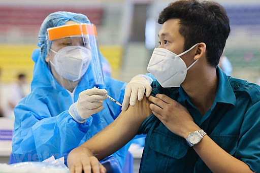 Gần 1 triệu người dân Hà Nội tiêm đủ 2 mũi vaccine COVID-19