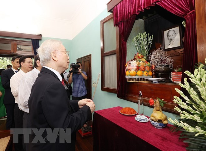 “Học tập và làm theo Bác Hồ là nhiệm vụ quan trọng, thường xuyên”