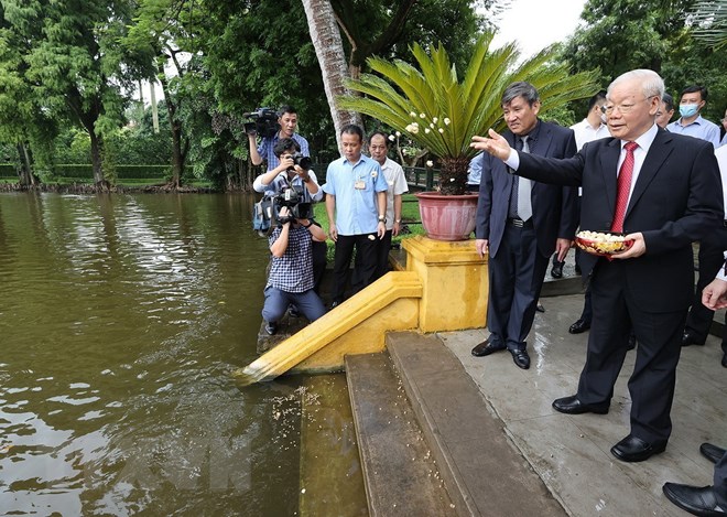 “Học tập và làm theo Bác Hồ là nhiệm vụ quan trọng, thường xuyên”