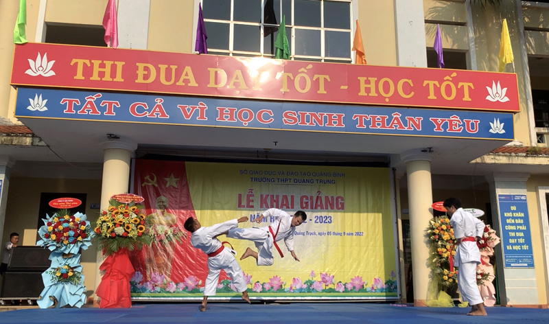 Quảng Bình: Trường THPT Quang Trung hân hoan bước vào năm học mới
