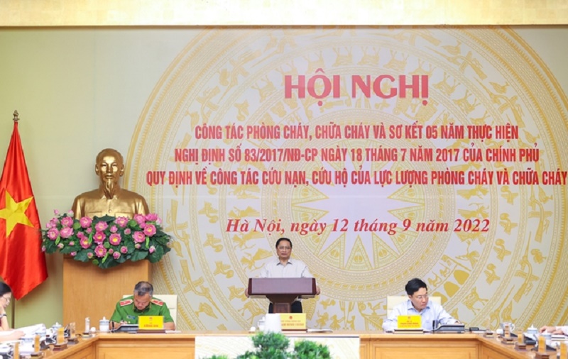 Thủ tướng: Đảm bảo sức khỏe, tính mạng người dân lên trên hết, trước hết