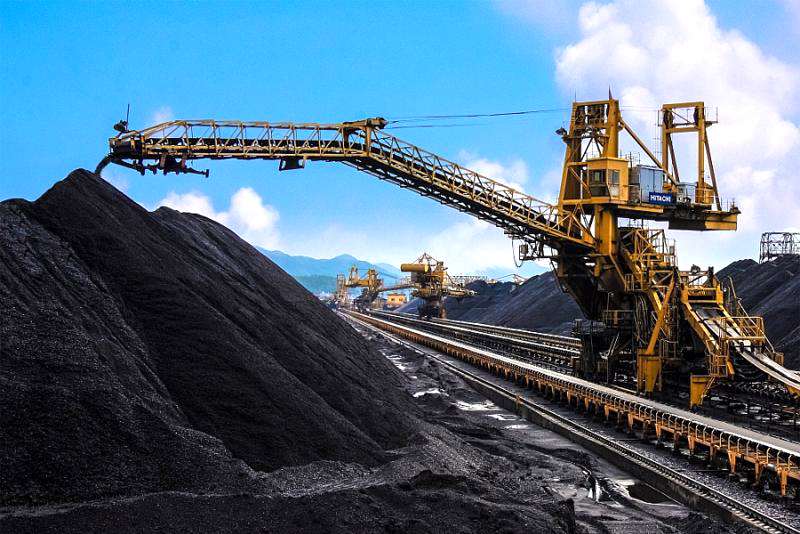 Than đang trở lại đường đua tăng giá, nhiều quốc gia tiếp tục phụ thuộc vào sản xuất và nhập khẩu than