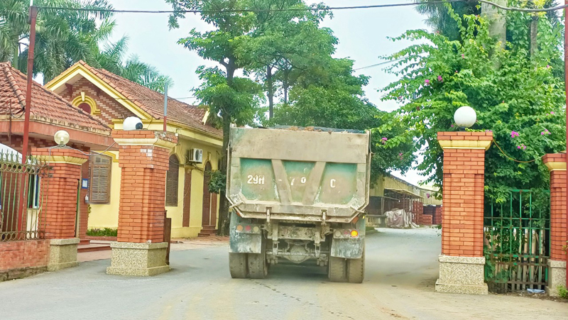 Chuyên đề “Bảo vệ môi trường trong xây dựng dự án giao thông” - Hà Nội: Cần làm rõ việc bán “đất thải” tại dự án đường Hoàng Tăng Bí - Phố Viên