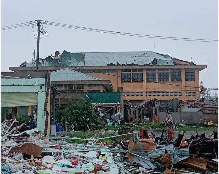 Quảng Trị: Lốc xoáy làm 4 người bị thương, hàng loạt nhà cửa và công trình thiệt hại