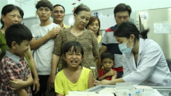 210 tre gap phan ung sau tiem vacxin soi rubella
