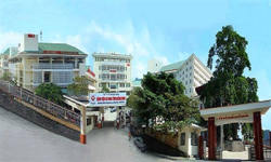 quang ninh 7 nguoi nguy kich do nghi uong nham ruou bop chan