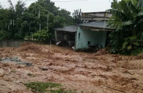 hoa binh mua lu gay ngap lut 3 nguoi chet 20 ngoi nha bi cuon troi