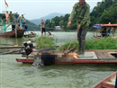 hoa binh phat hien nguoi dan ong chet bat thuong tren thuyen