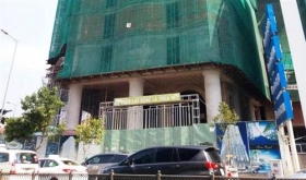 cong nhan tu vong vi roi tu tang 17 trong luc dang lam viec