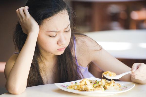 Bạn cần nghĩ ngay tới viêm ruột thừa nếu gặp phải một trong số 8 triệu chứng sau đây