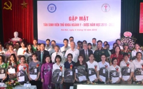 sinh vien nganh y can phan dau de gioi ve chuyen mon co tam co duc de phuc vu nguoi benh