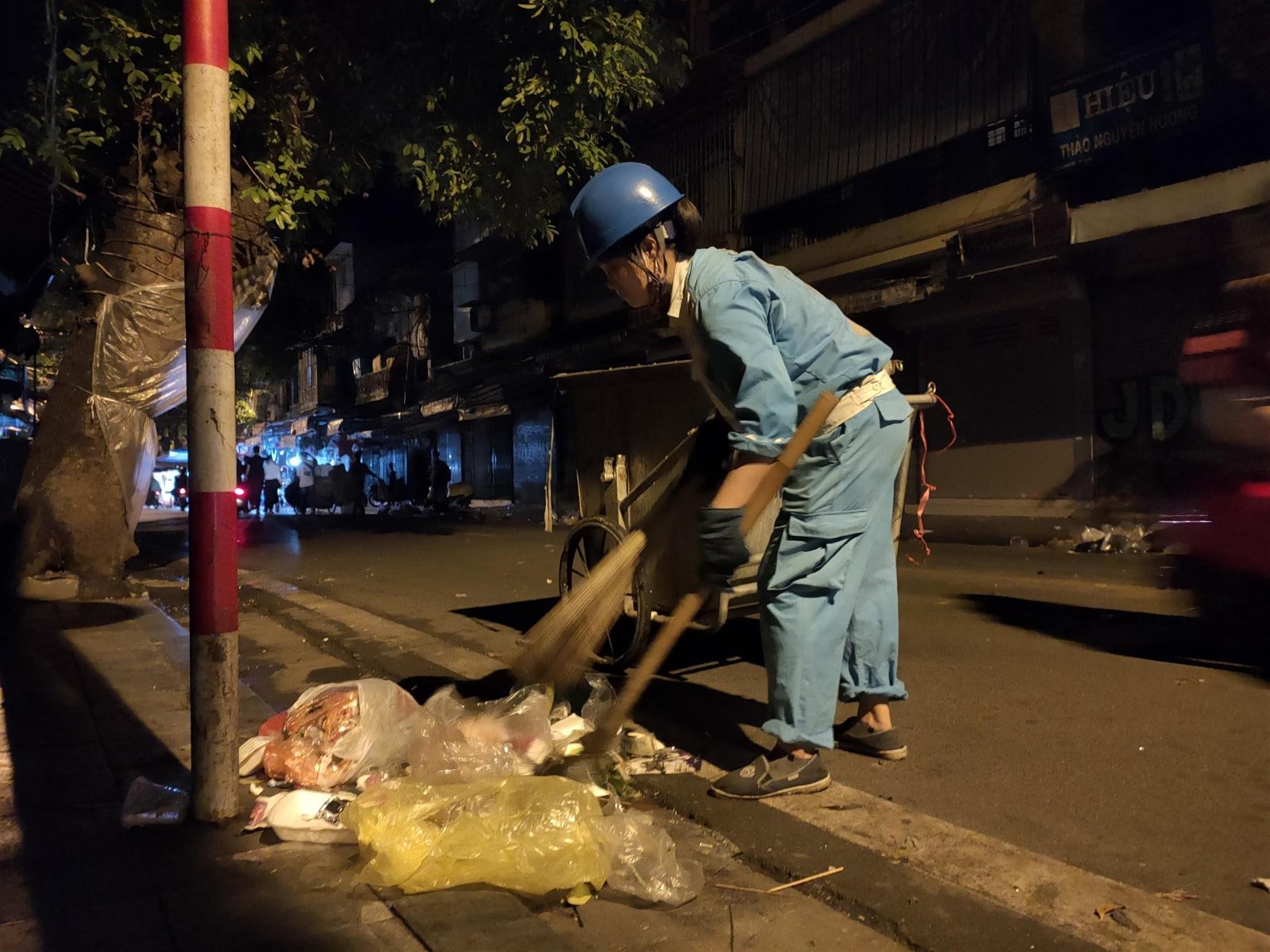 Hà Nội: Đừng để những tuyến phố ngập rác mỗi dịp Trung thu 