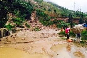 lao cai chu dong so tan nguoi dan de phong nuoc lu dang cao