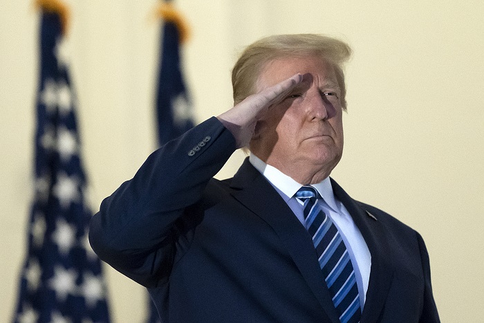 B&aacute;c sĩ th&ocirc;ng b&aacute;o Tổng thống Trump kh&ocirc;ng c&ograve;n triệu chứng của COVID-19 trong 24 giờ qua