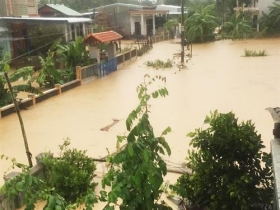 mien trung thiet hai nang ne do mua lu