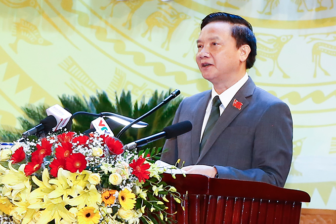 Phấn đấu x&acirc;y dựng tỉnh Kh&aacute;nh H&ograve;a trở th&agrave;nh trung t&acirc;m kinh tế biển, trung t&acirc;m du lịch, dịch vụ lớn của cả nước