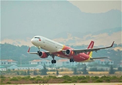 vietjet trien khai chinh sach ho tro hanh khach den va di khu vuc mien trung
