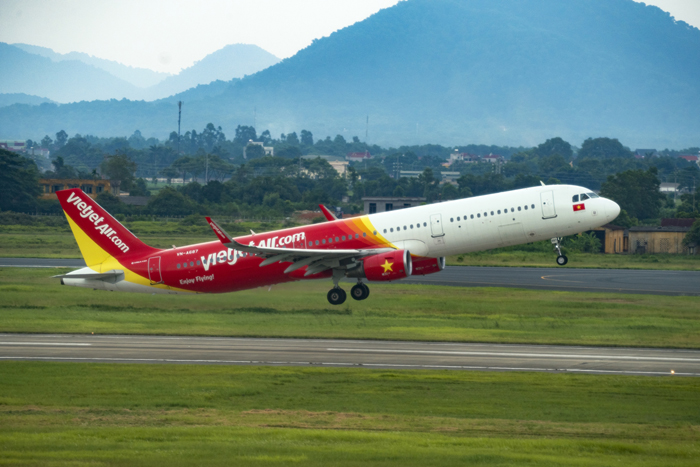 Vietjet triển khai ch&iacute;nh s&aacute;ch hỗ trợ h&agrave;nh kh&aacute;ch đến v&agrave; đi khu vực miền Trung