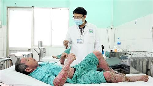 Bệnh viện Da Liễu TP.HCM: Tư vấn ảnh hưởng bệnh vảy nến lên tim mạch và các phương pháp điều trị