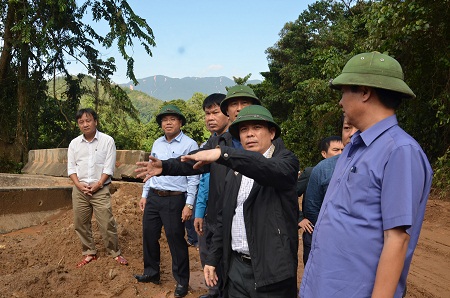 Chùm ảnh: Miền Trung gượng dậy sau đợt mưa bão lịch sử