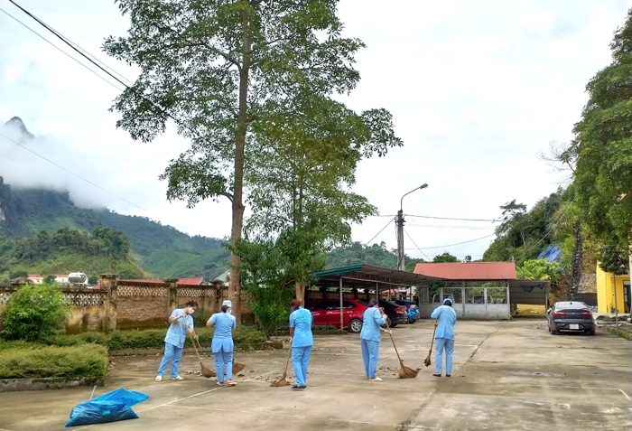 Trung tâm Y tế Pác Nặm: Chung tay giảm thiểu chất thải nhựa, nâng cao công tác chăm sóc sức khỏe cho nhân dân