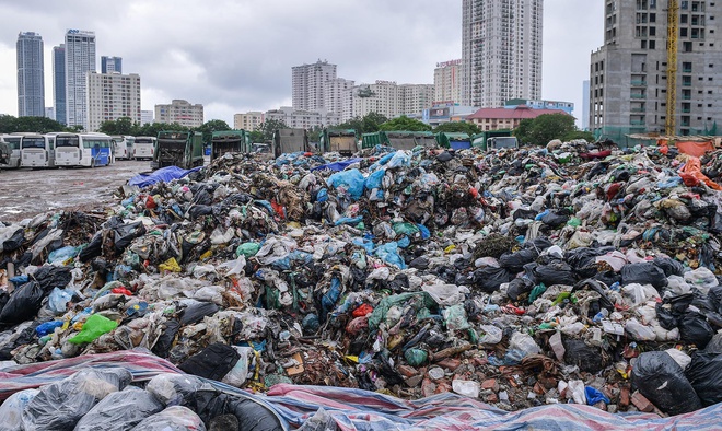 Hà Nội: Khẩn trương giải quyết tồn tại ở bãi rác Nam Sơn