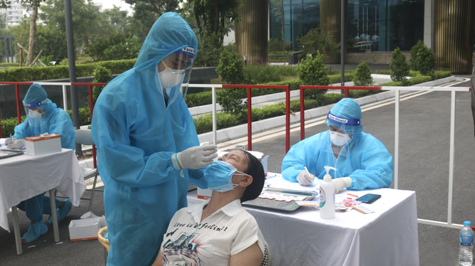 Xét nghiệm nhanh nhất để khẩn trương phân vùng xanh- đỏ, phục vụ chống dịch COVID-19 tại BV Việt Đức