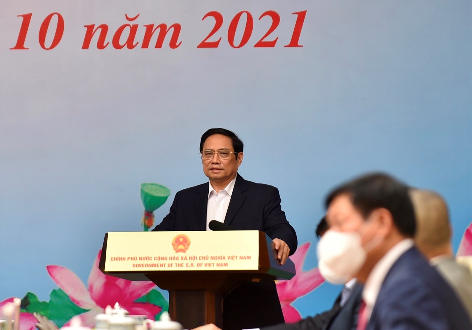 Cả dân tộc ta đã dần dần đi qua dịch bệnh một cách kiên cường