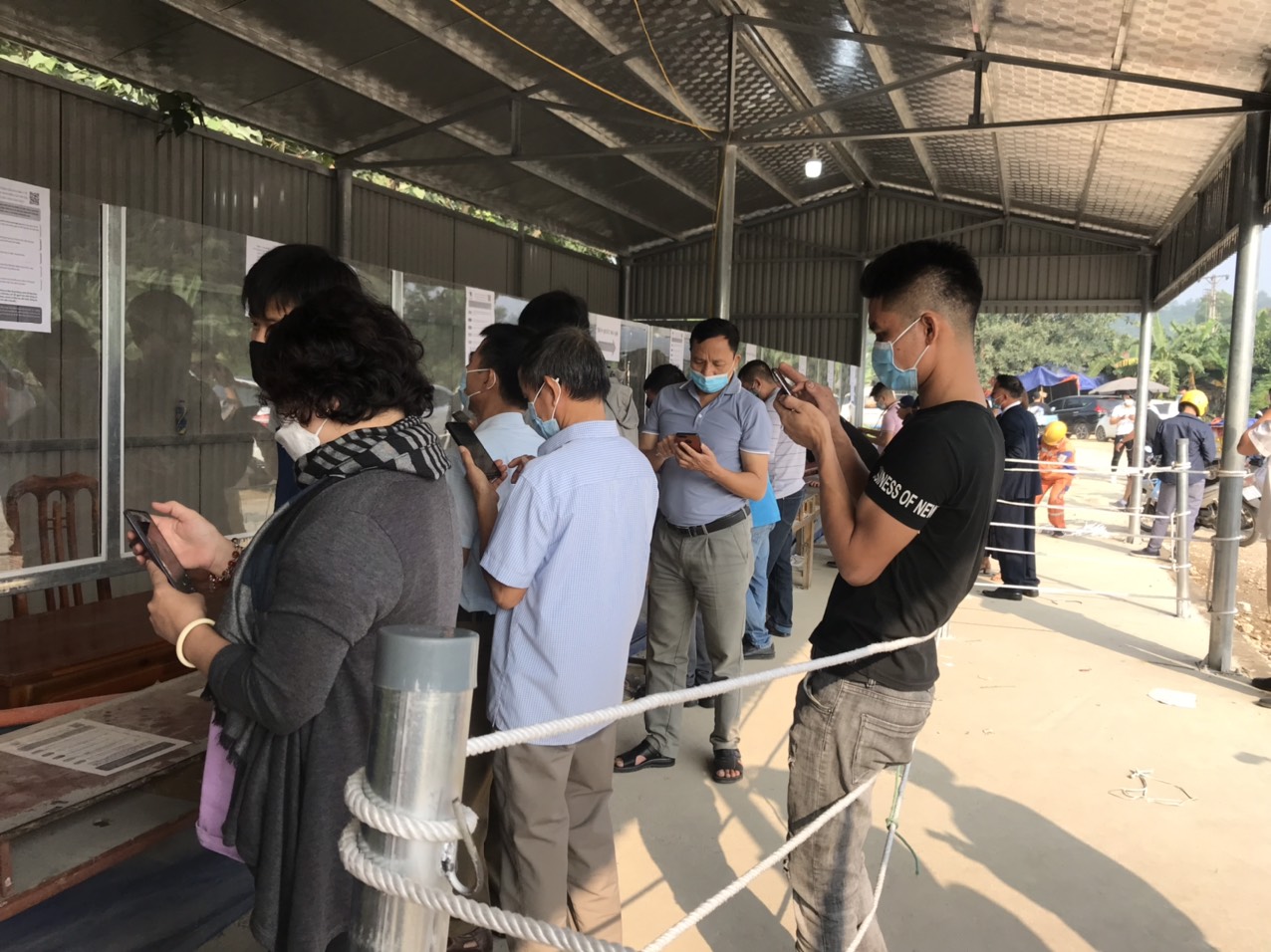 Tuyên Quang bất cập tại chốt kiểm dịch covid- 19 xã Sơn Nam