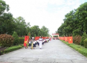 truong tieu hoc nga thai vuon len tu vung kho