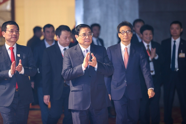 Thủ tướng Chính phủ: Người dân, doanh nghiệp là trung tâm, chủ thể và là động lực, nguồn lực của chuyển đổi số.