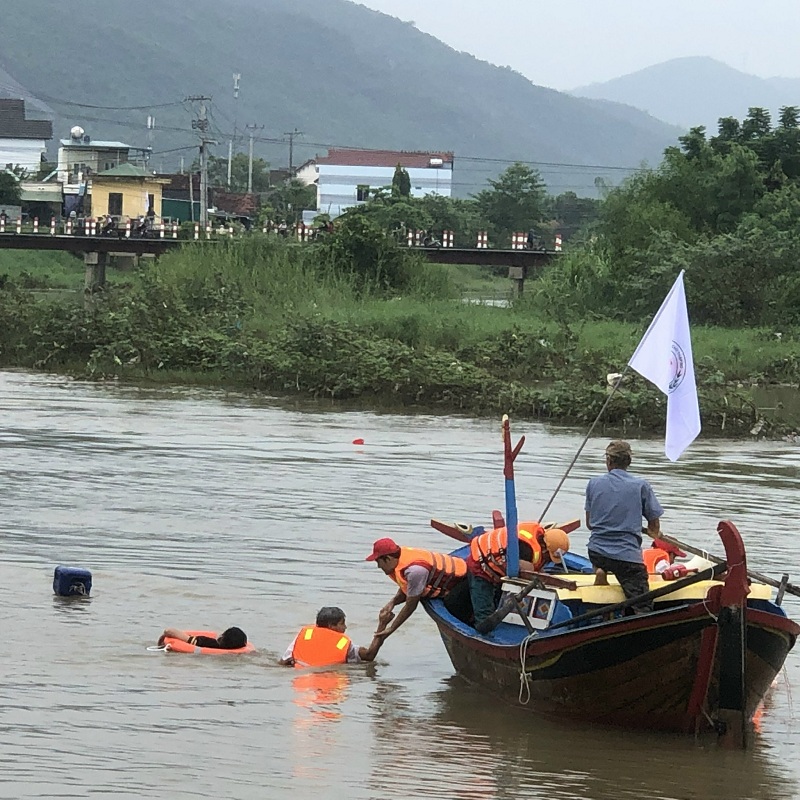 Gần 180 người tham gia diễn tập ứng phó với bão khẩn cấp