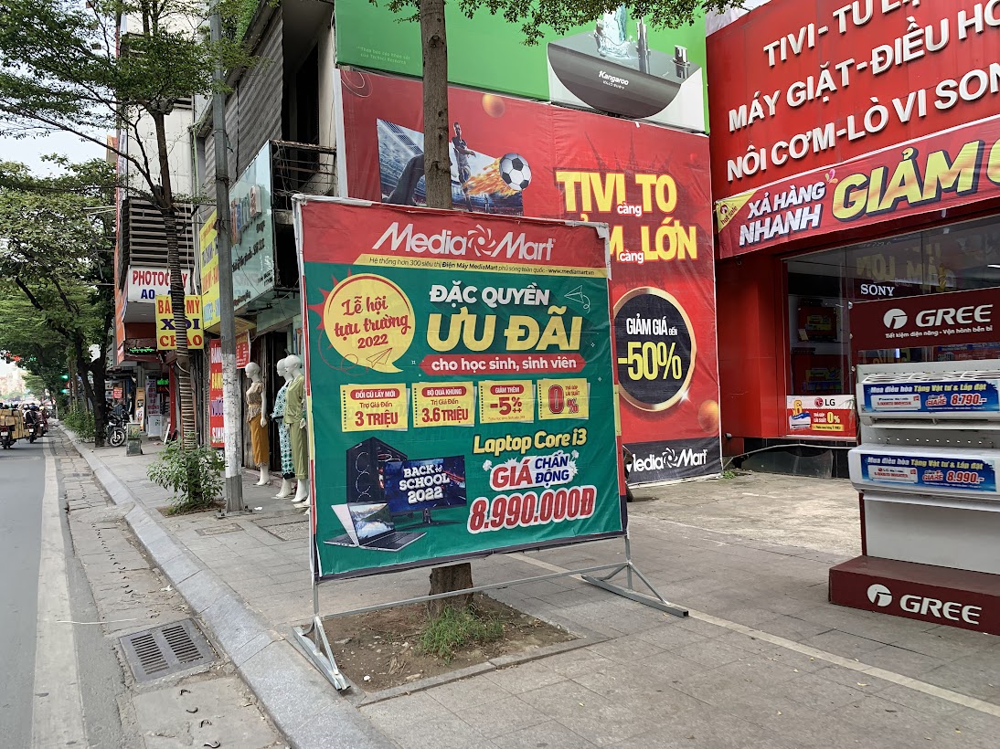 Từ “rác” quảng cáo đến ô nhiễm môi trường đô thị