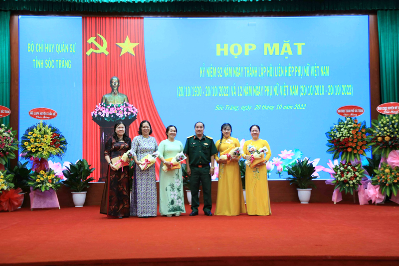 Bộ CHQS tỉnh Sóc Trăng gặp mặt kỷ niệm 92 năm ngày thành lập Hội LHPN Việt Nam