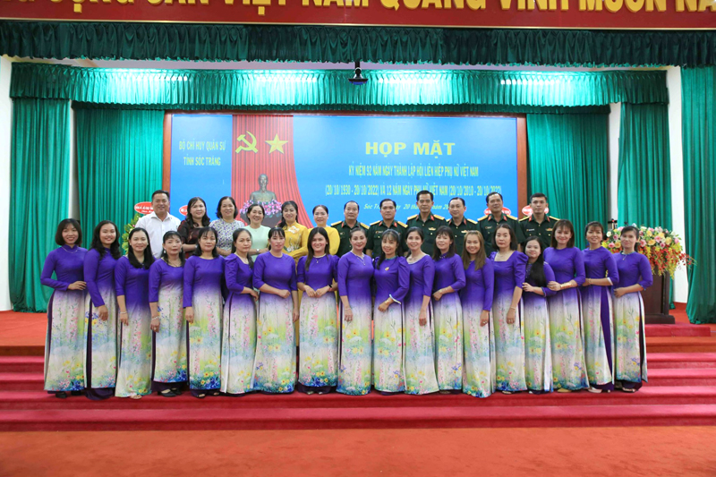 Bộ CHQS tỉnh Sóc Trăng gặp mặt kỷ niệm 92 năm ngày thành lập Hội LHPN Việt Nam